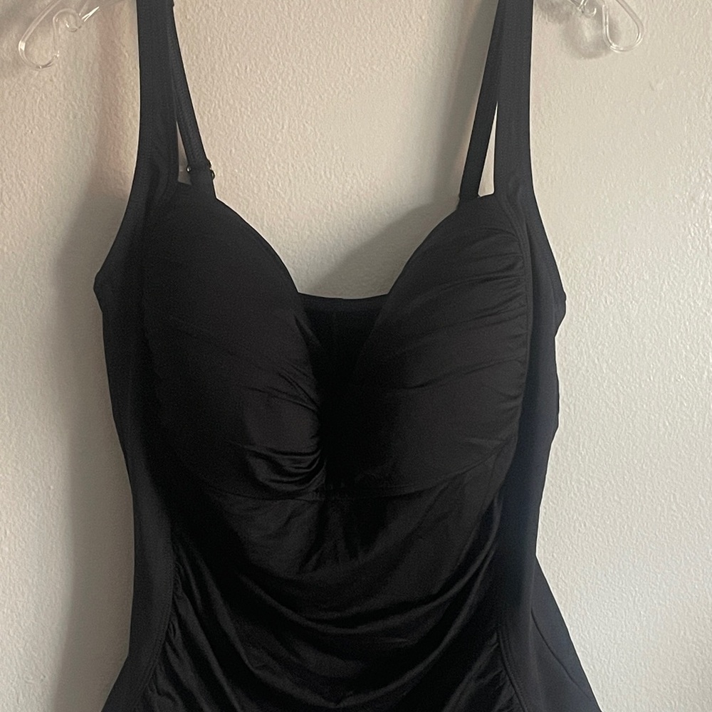 La Blanca Island Goddess Black Rouched One Piece Swimsuit 18W - Picture 3 of 12